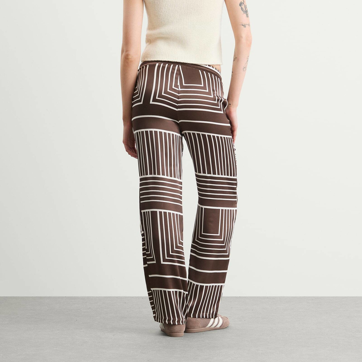 4th & Reckless Women's Amira Print Trousers in Chocolate