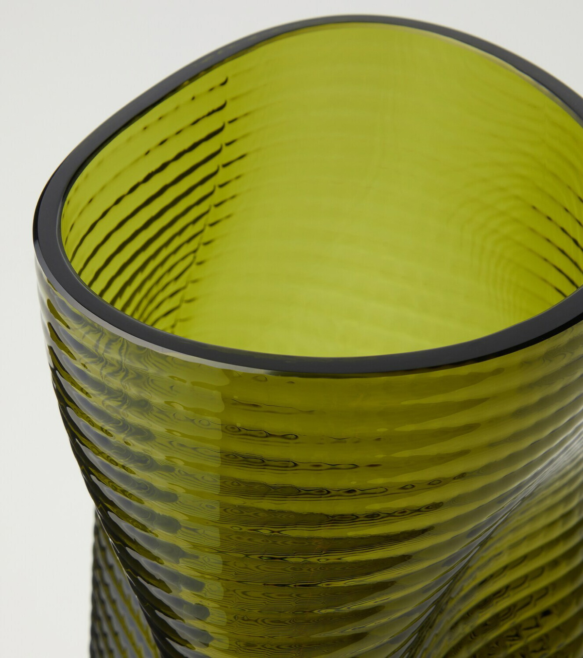 Cassina Bo Maki Coral glass vase