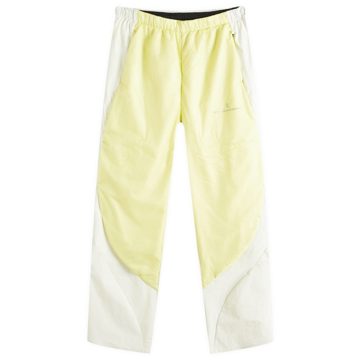 Photo: ON Running x PAF Zero Pants in Hay