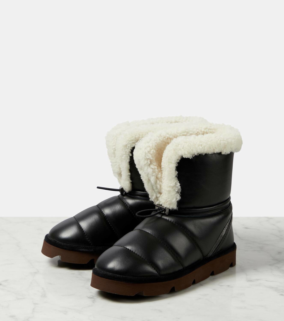 ショートブーツ・ブーティ BRUNELLO CUCINELLI Suede Boot with Shearling Lining and Shin Shearling-lined suede ankle boots in multicoloured