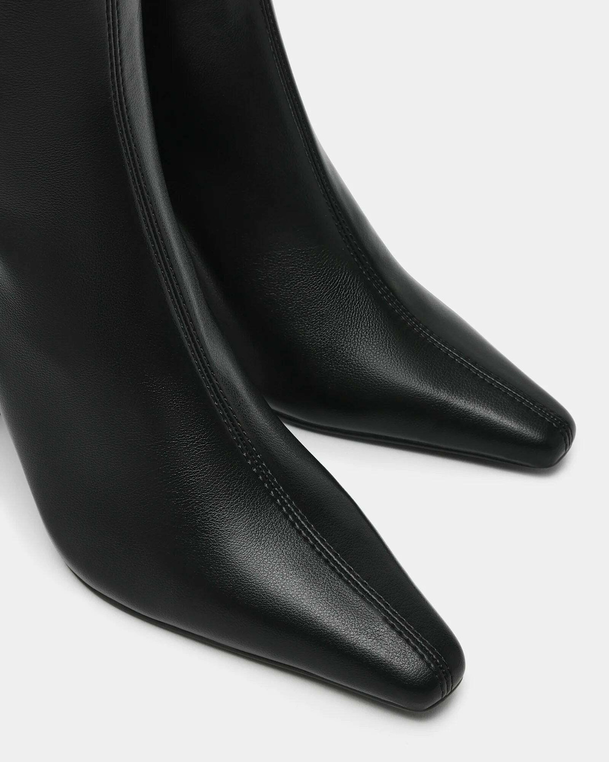 Steve Madden Notta-W Boots in Black