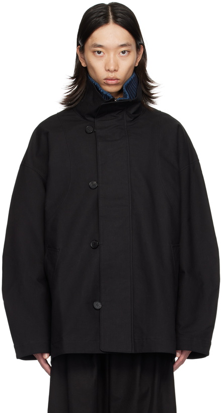 Photo: lesugiatelier Black High-Neck Half Jacket