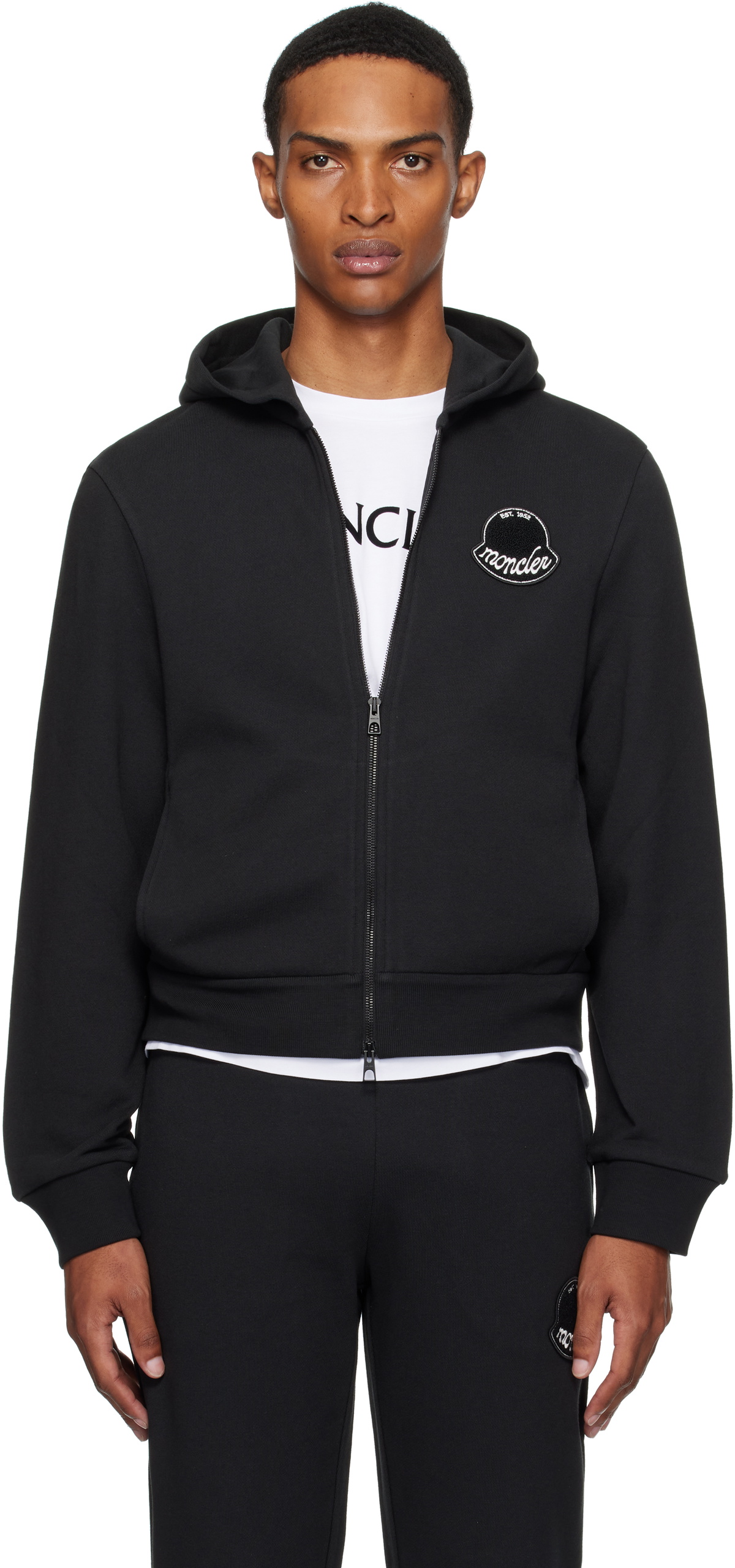 スタイリッシュ【MONCLER】Badge ロゴ フーディー Moncler Men's Badge Logo Hoodie in Green Moncler