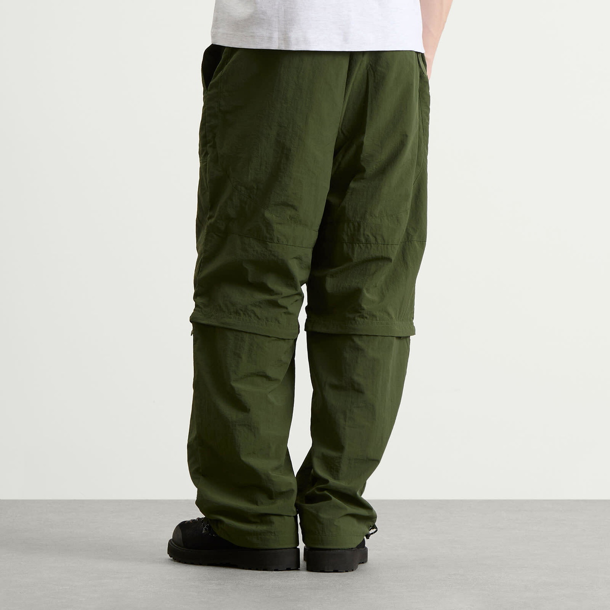 Umbro Men's Zip Off Loose Fit Pants in Duffel Bag