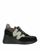 Wonder Womens Sneakers in Black