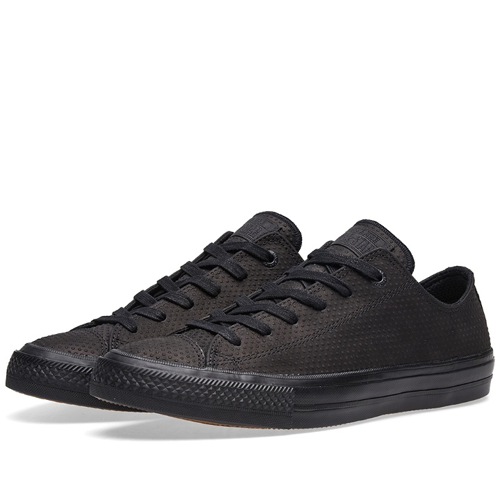 Photo: Converse Chuck Taylor II Ox Lux Leather