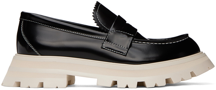 Photo: Alexander McQueen Black Wander Loafers