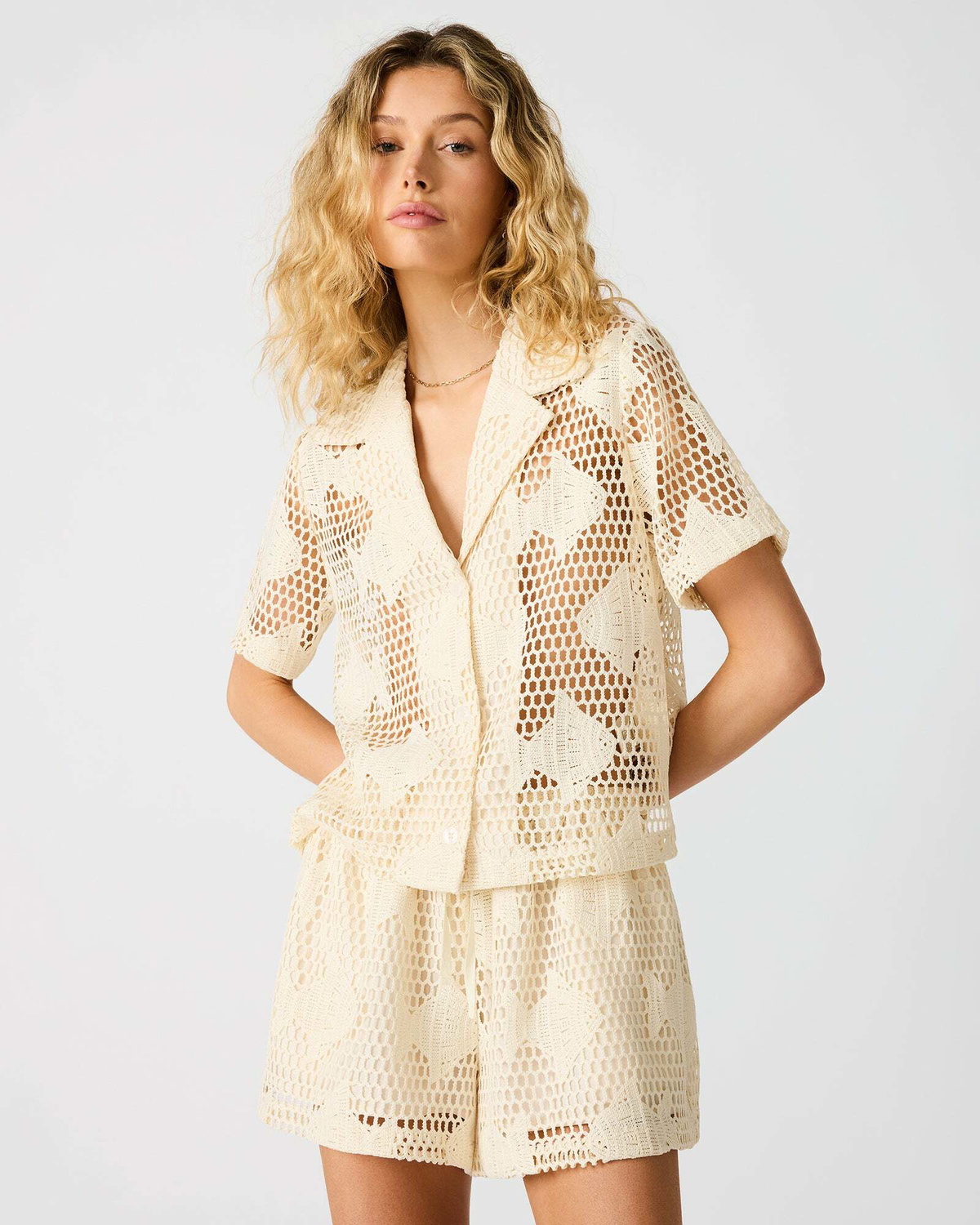 Steve Madden Sandra Fish Top in White