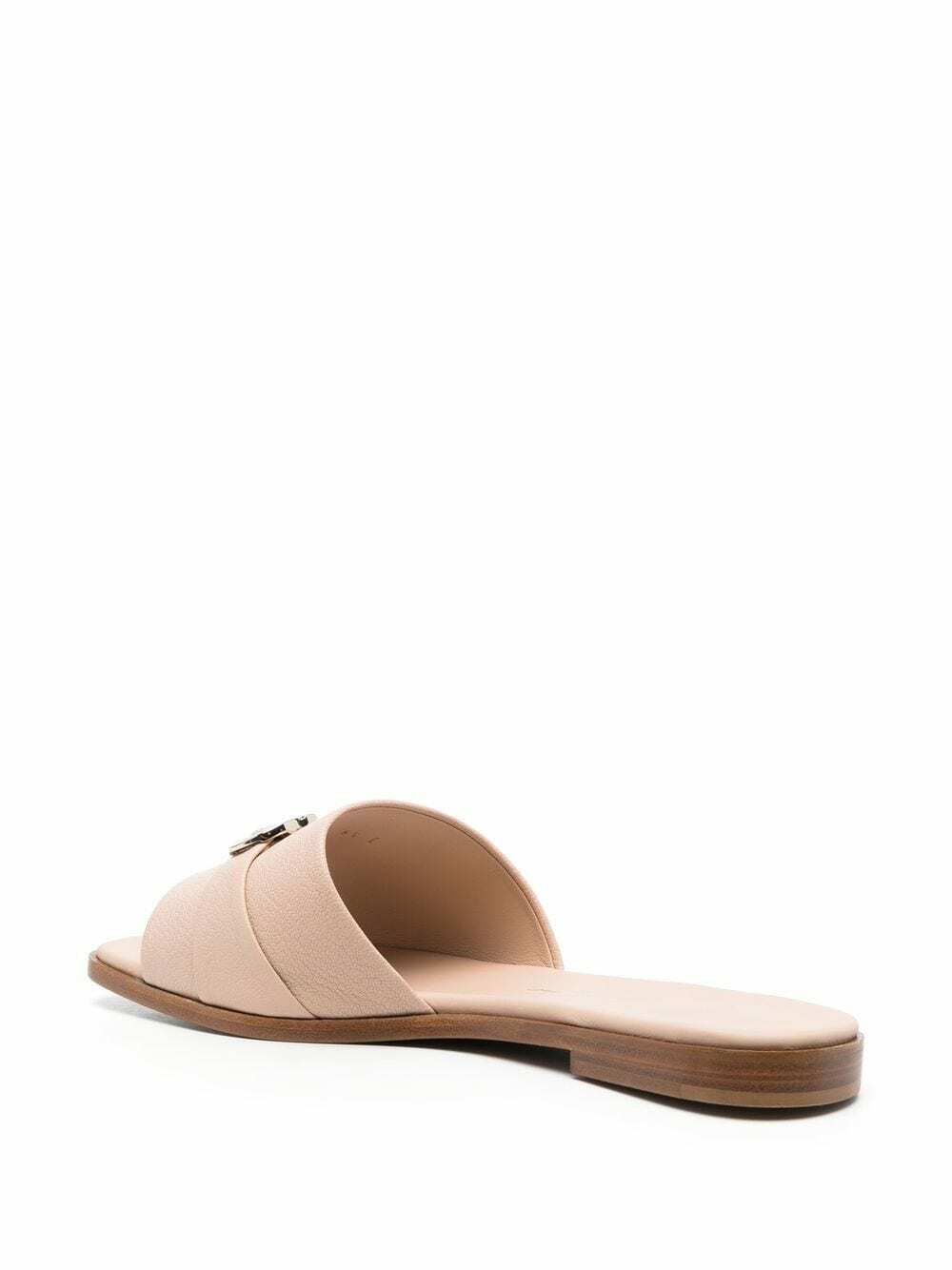 ☆韓国の人気☆【Ferragamo】☆double gancini sandals☆BEIGE☆ FERRAGAMO - Gancini Leather Flat Sandals Salvatore Ferragamo
