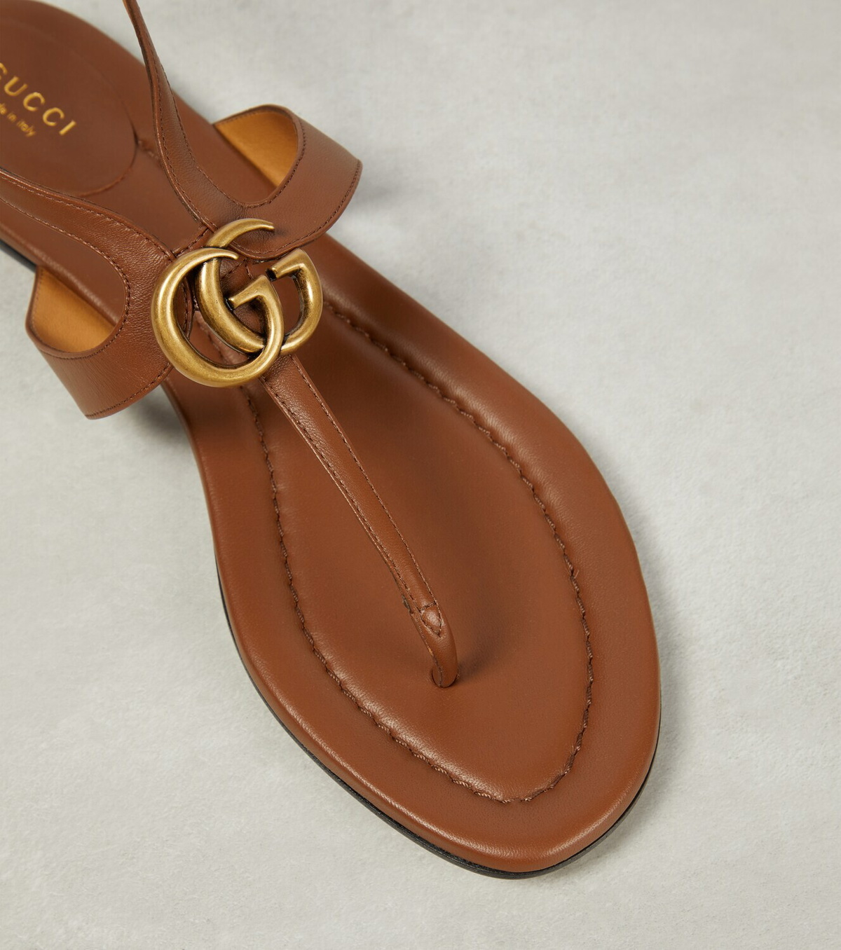 Gucci Double G Marmont Leather Thong Sandals in Natural | Lyst