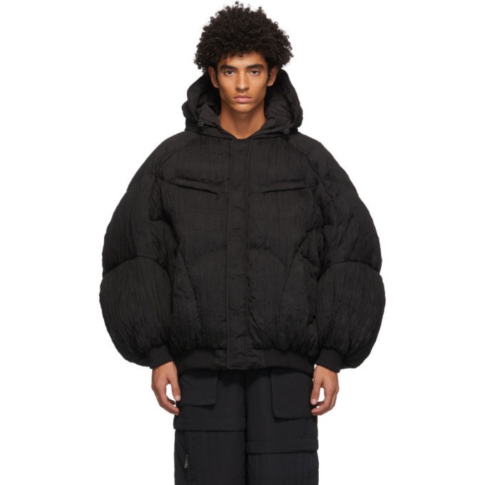 Photo: Chen Peng Black Down Pleated Puffer Hooded Jacket