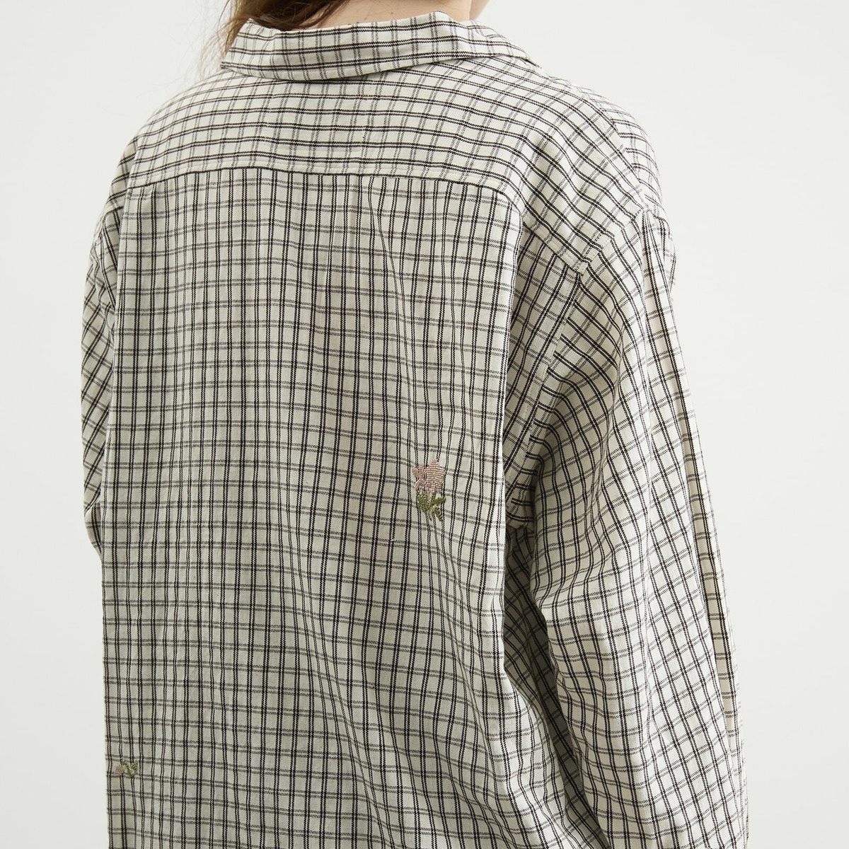 Story mfg. Women's Greeting Shirt in Interrupted Beads