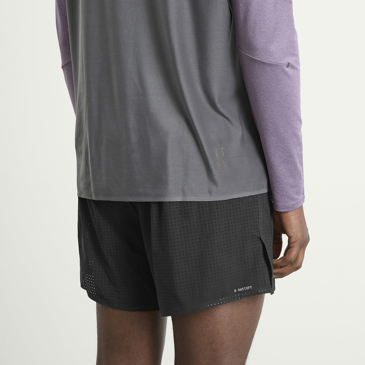 ON Men's Performance Lg T-Shirt in Dewberry/Eclipse