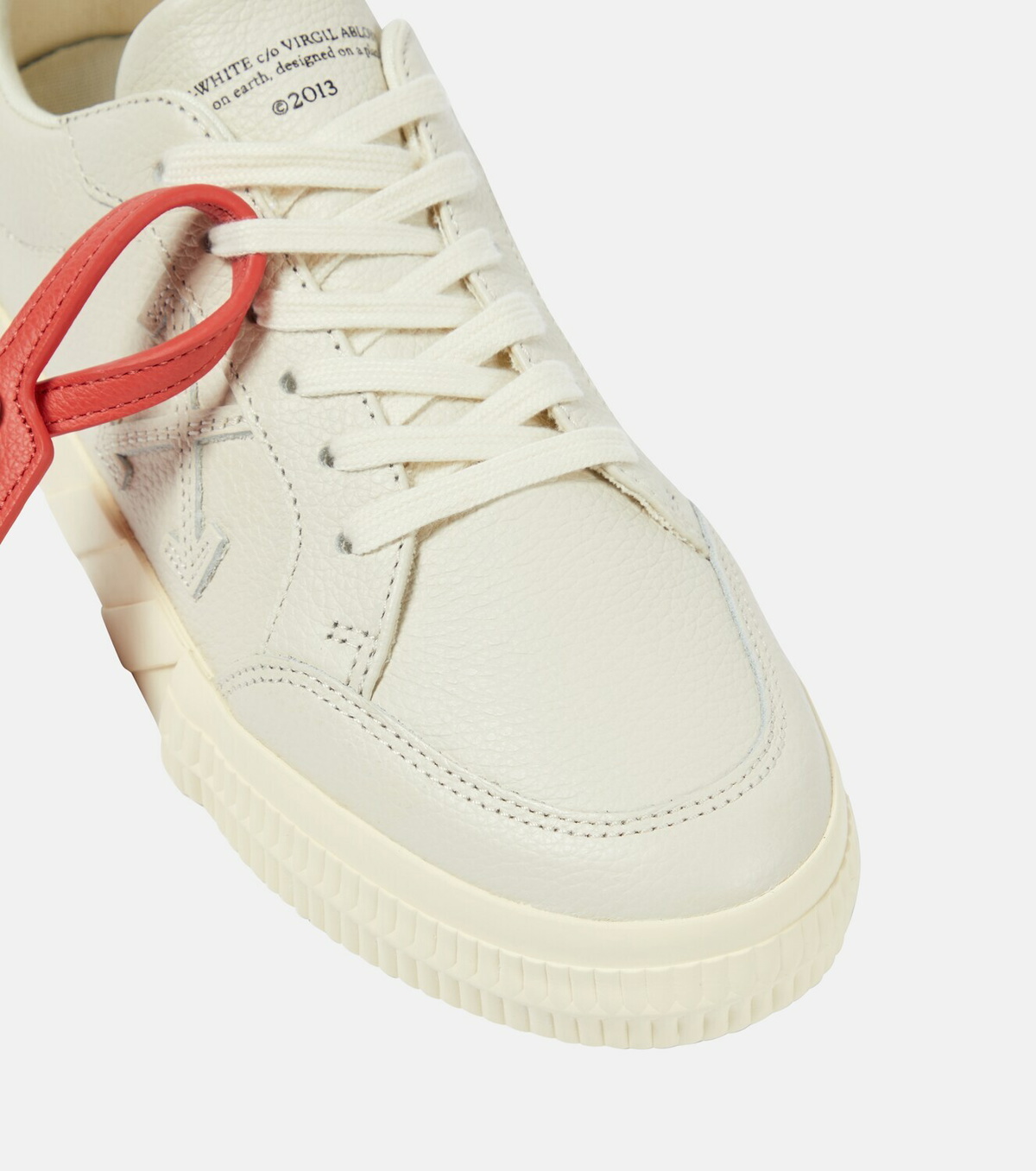 【関税＆送料込み】Off-White White Leather Blend Sneakers Off-White New Low Vulcanized Leather Sneakers | White | FARFETCH