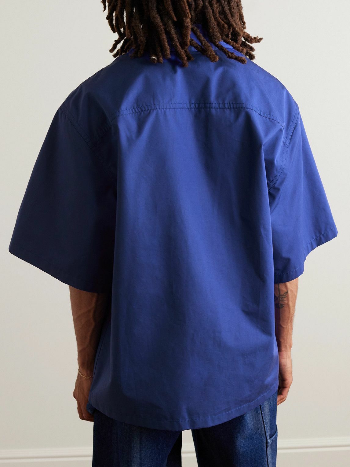 university blue off white shirt