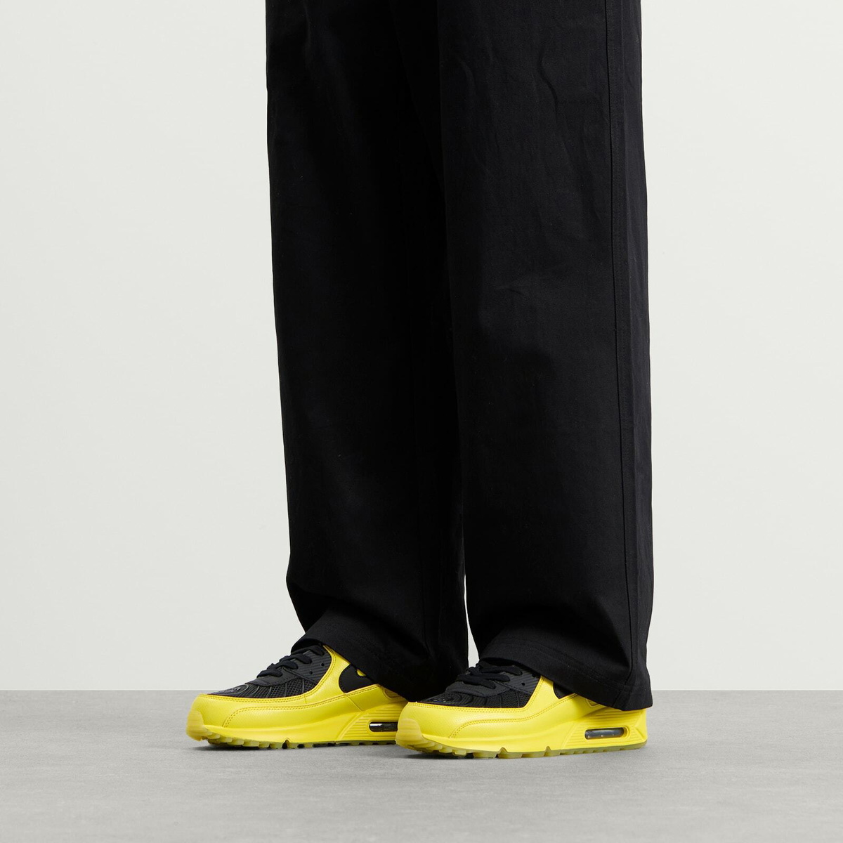 Nike Men's Air Max 90 Sneaker in Zest/Black/Red