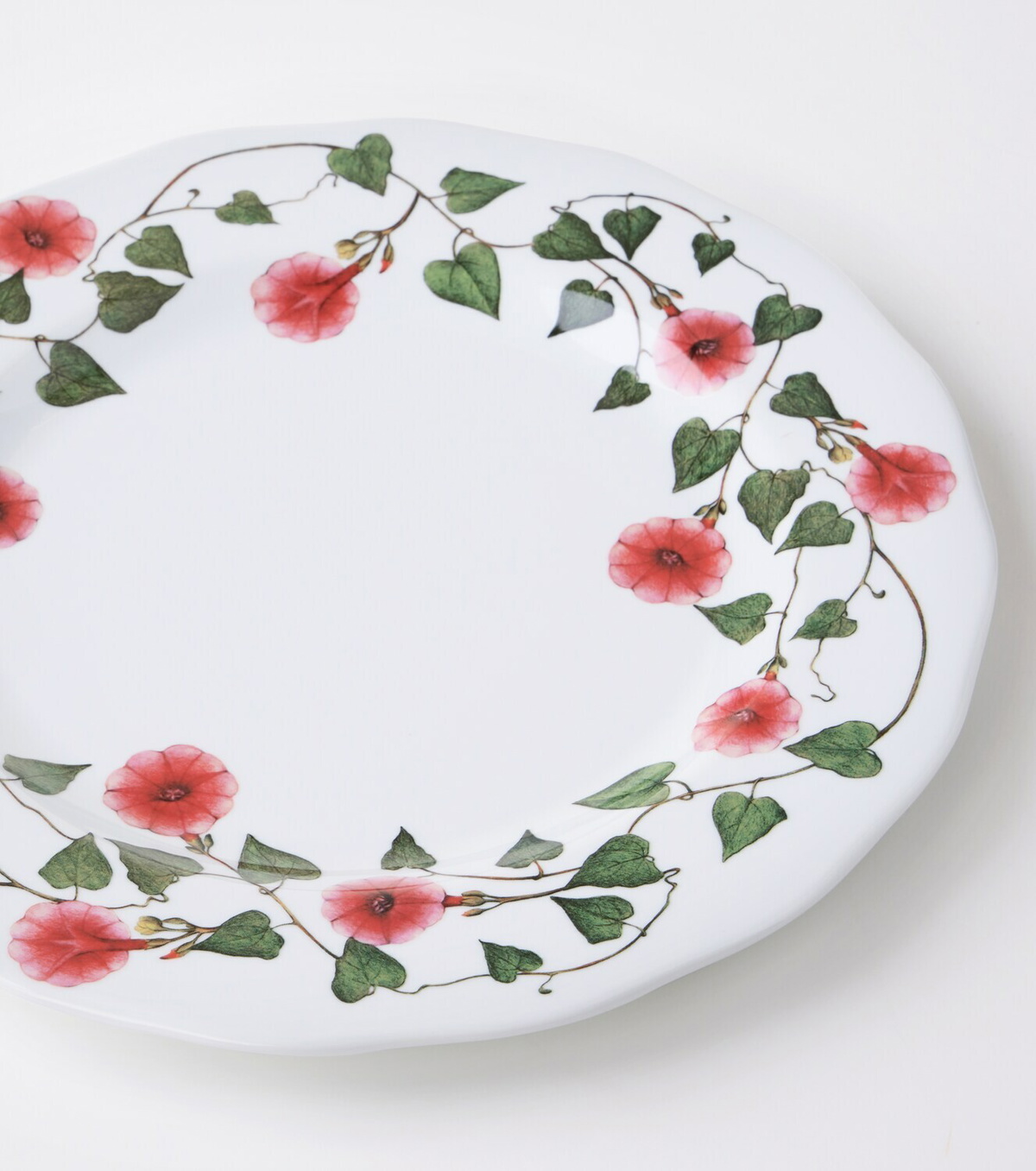 Cabana Ciclamino floral porcelain charger plate
