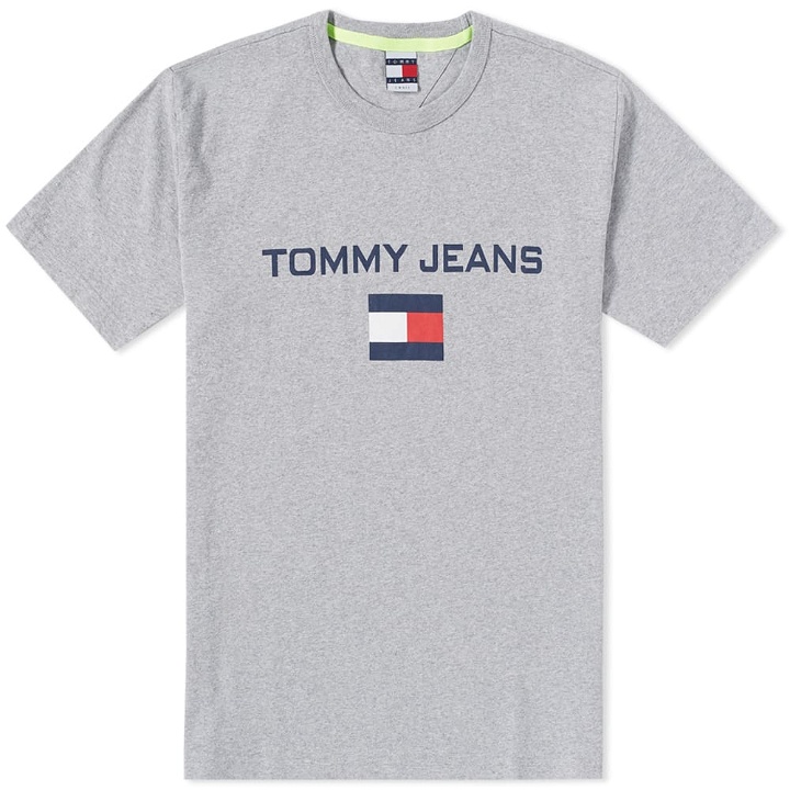 Photo: Tommy Jeans 5.0 90s Logo Tee Grey