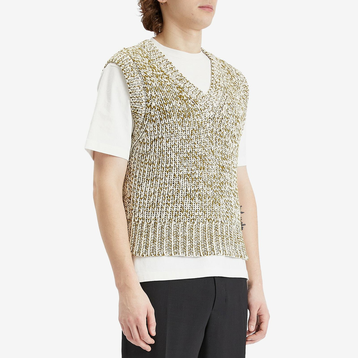 AMI Paris Men's Sleeveless V Neck Sweater in White Cream/Lichen