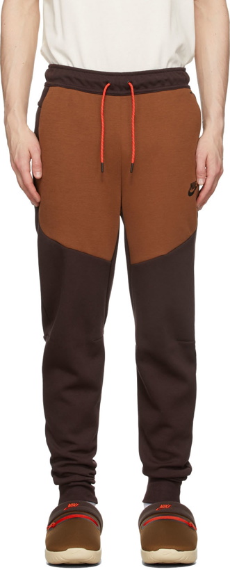 Photo: Nike Brown Fleece Sportswear Tech Lounge Pants