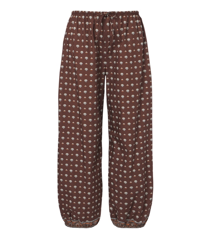 Photo: Dôen Yarrow printed cotton tapered pants