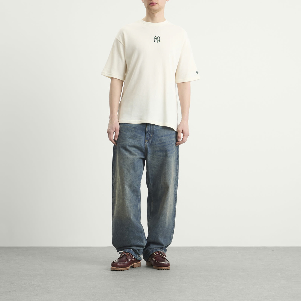 New Era Men's MLB New York Yankies Waffle T-Shirt in Off White