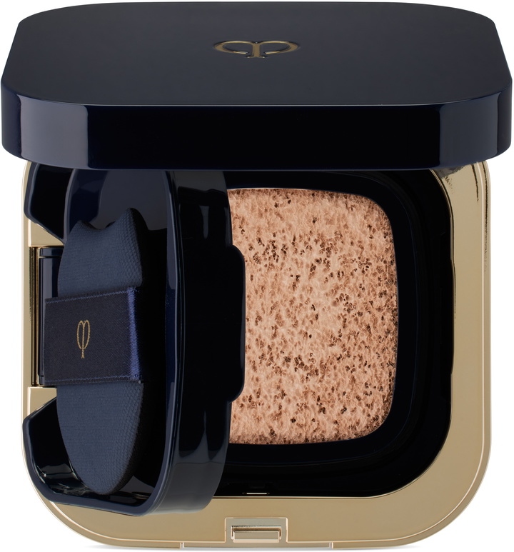 Photo: Clé de Peau Beauté Radiant Cushion Foundation Dewy — B10