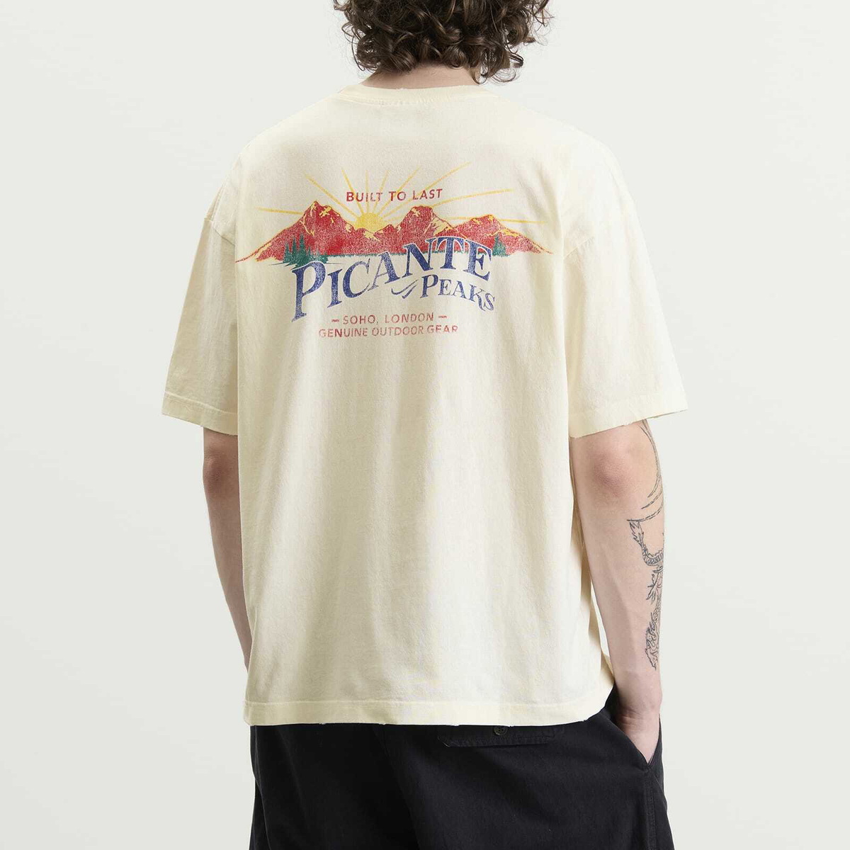 Picante Men's Peaks Patch T-Shirt in Ivory