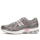 New Balance 1906R Sneaker in Black Metallic