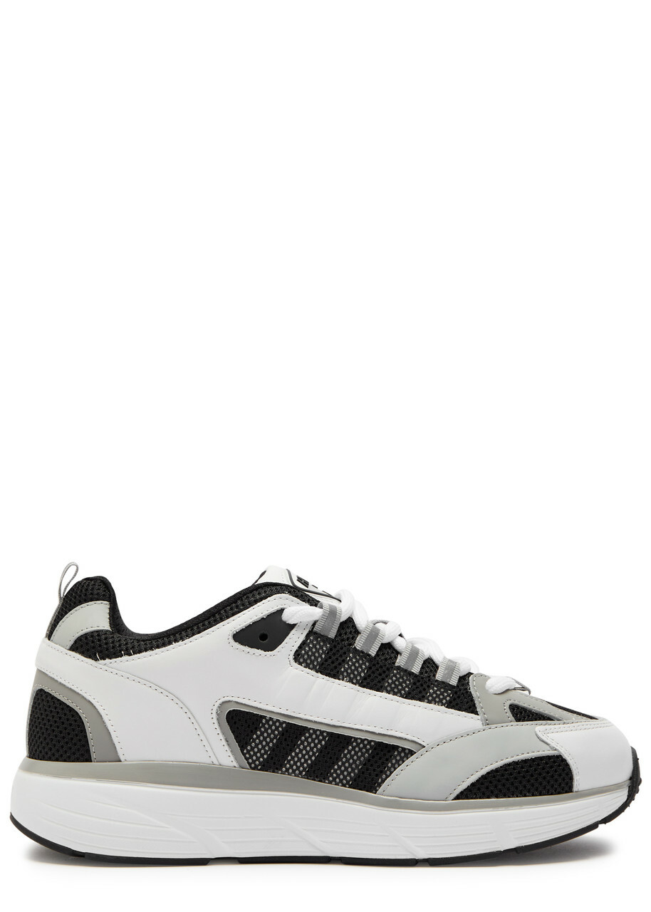 Cleens Hyper Runner Panelled Mesh Sneakers White And Black