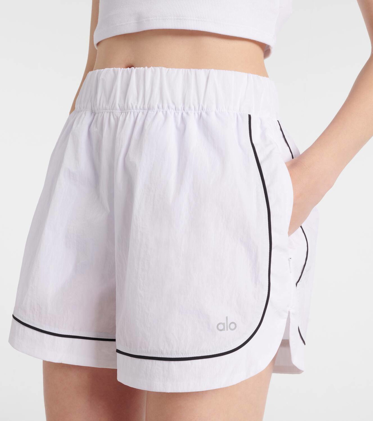 Alo Yoga Motivate logo shorts