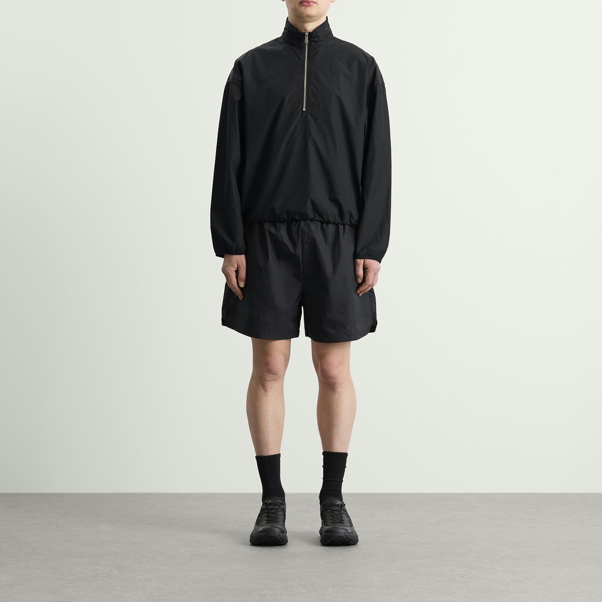 MKI Men's Hyperlight Wind Quarter Zip in Black
