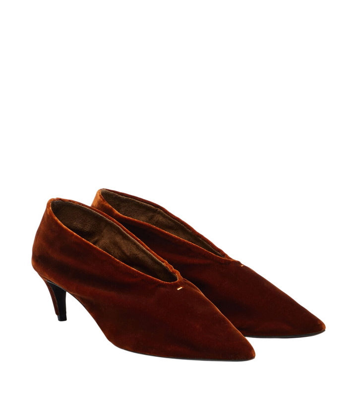 Photo: Khaite Miriam velvet pumps