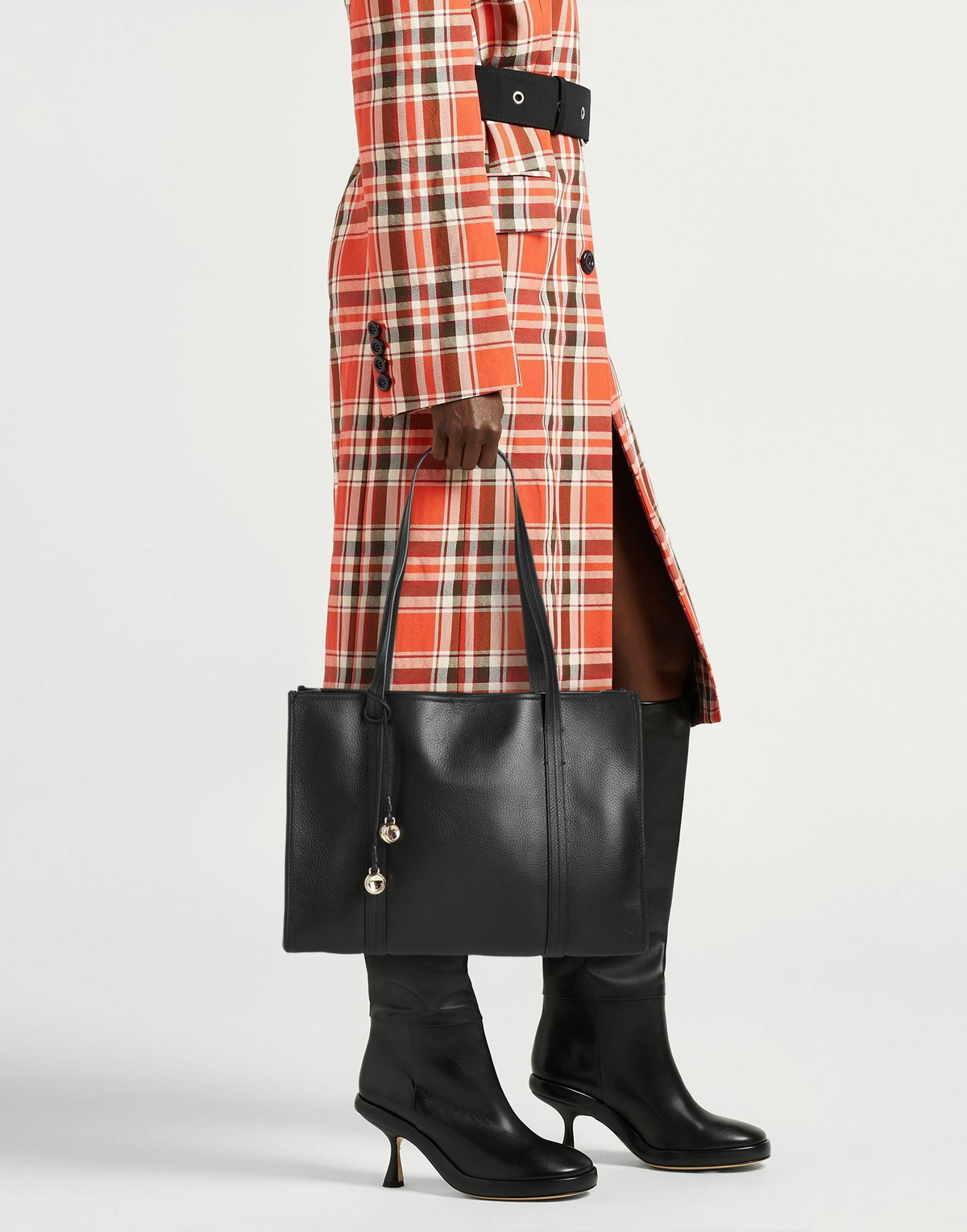 Sandro Womens Shoulder bag in Black