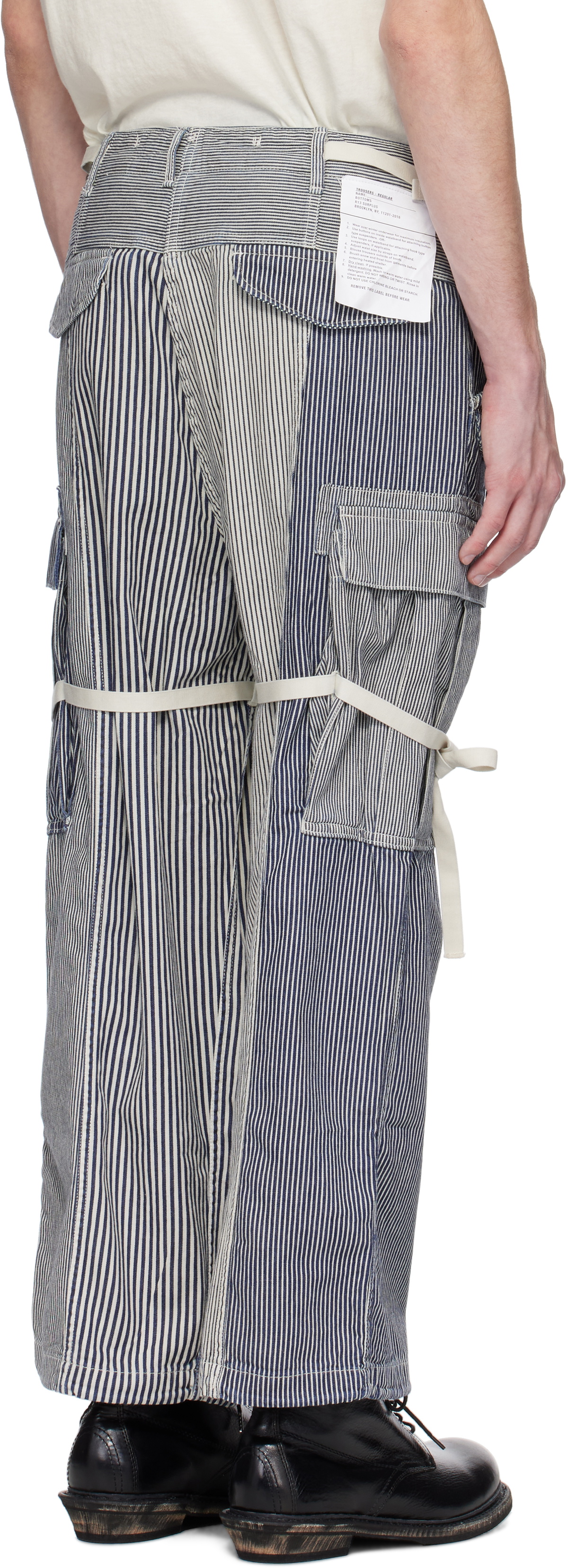 Cropped Zip Cargo - White