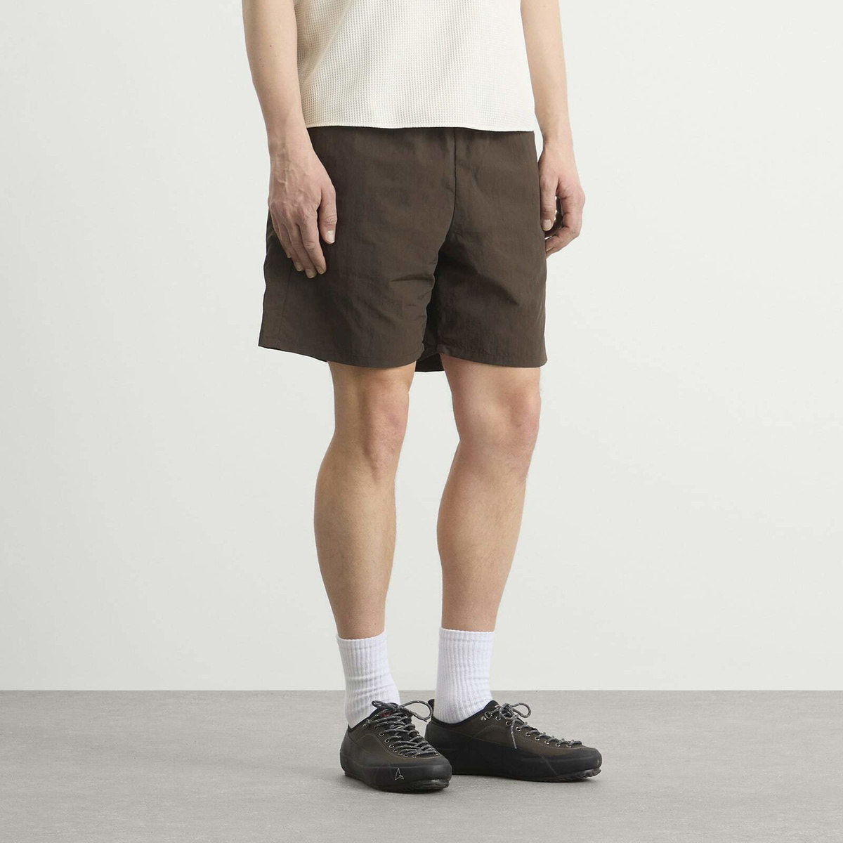 Goldwin Men's Nylon Shorts in Jet Brown