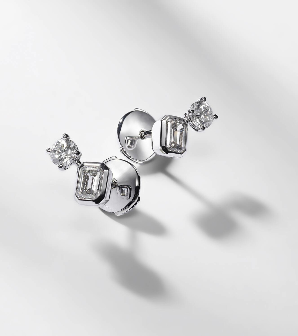 Bucherer Fine Jewellery Inner Fire 18kt white gold earrings with diamonds