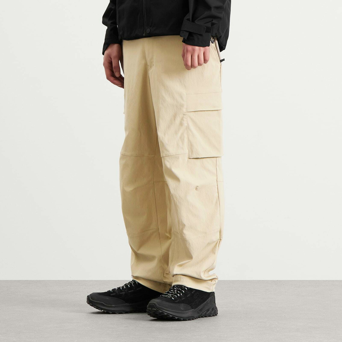 Haglöfs Men's Hede Cargo Trousers in Chalk Beige