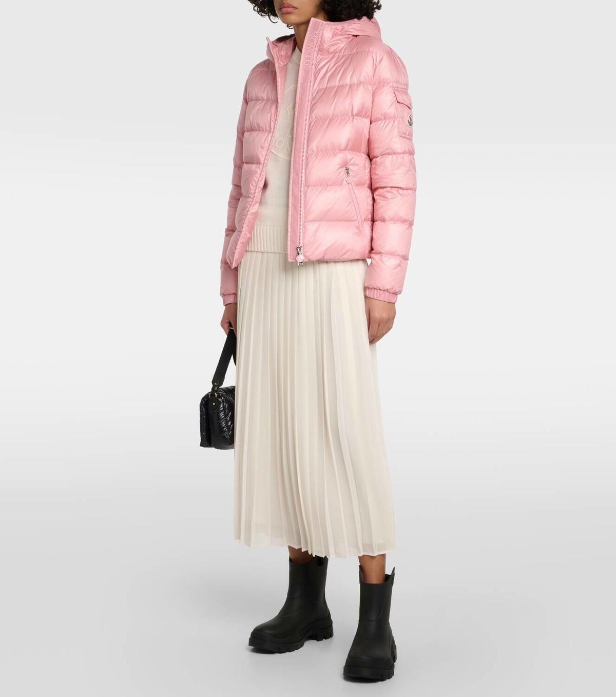 【関税&送料込】Moncler Pink Fabric Mon Pocket Slippers Moncler Huppe Quilted Hooded Jacket | Pink | FARFETCH