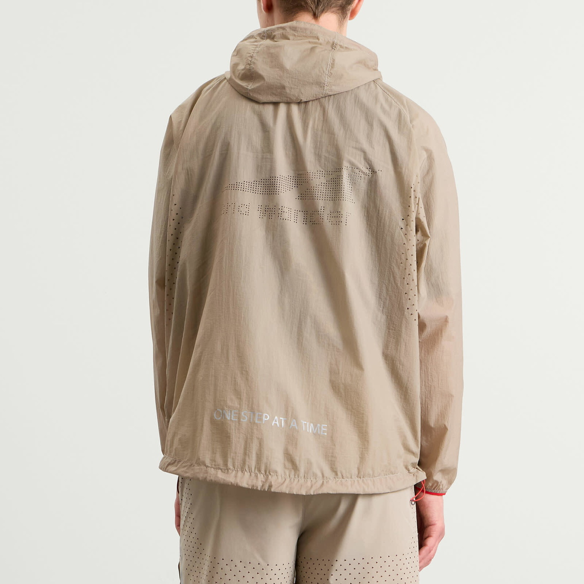and wander Men's x Altra Ventilation Wind Jacket in Beige