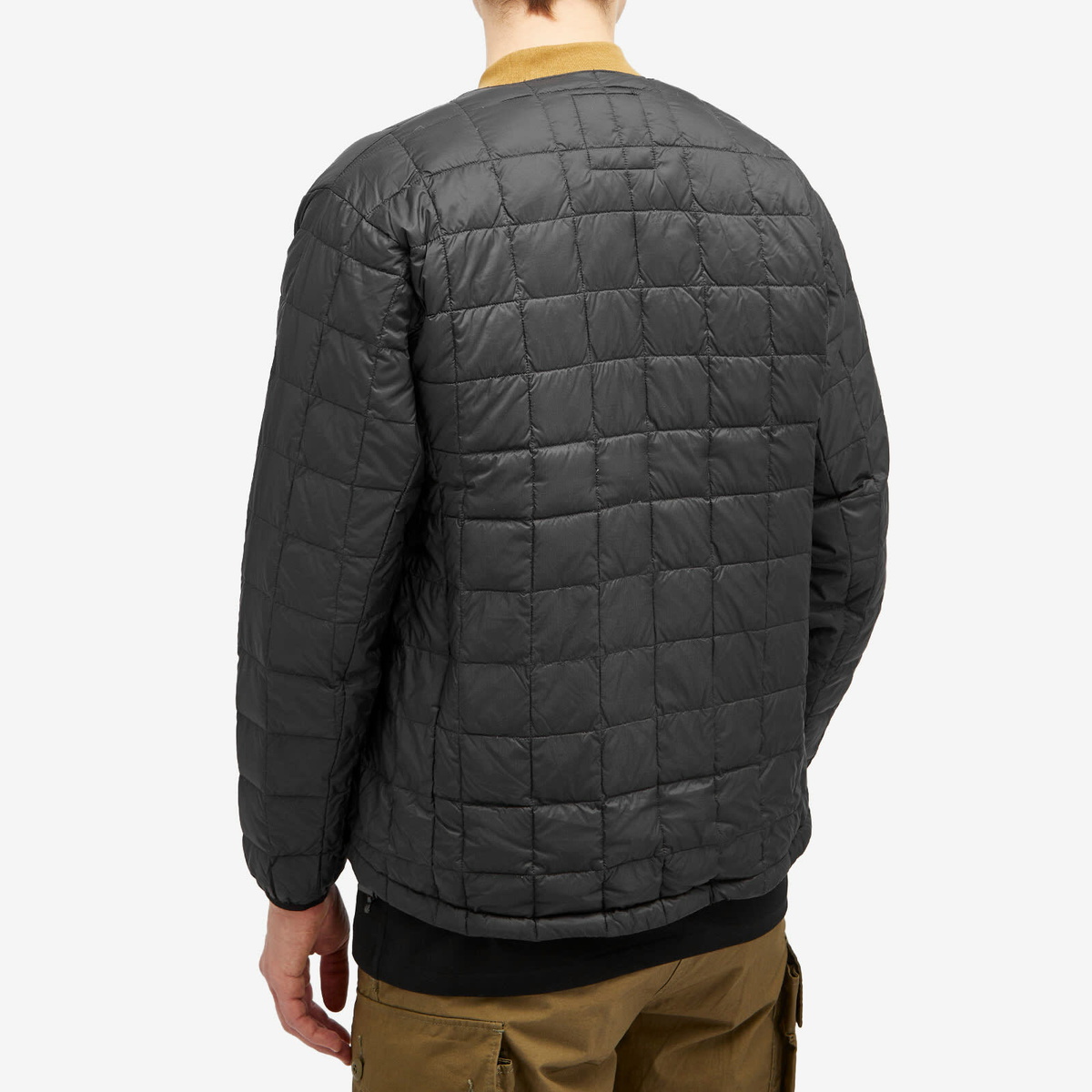 Taion Men's Mountain Crew Neck Light Down Jacket in Black