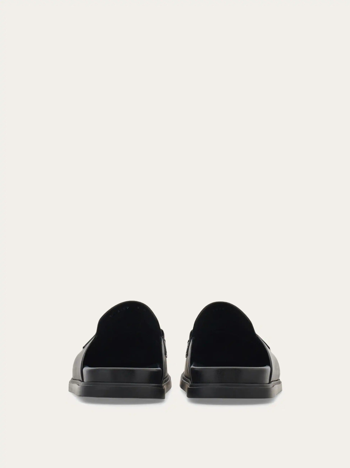 Ferragamo Mens Gancini ornament mule in Black