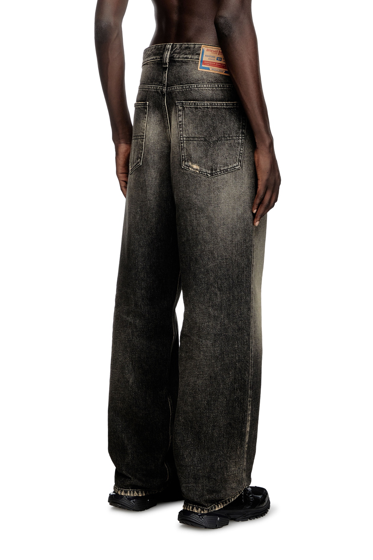 Diesel Relaxed Jeans - 2001 D-Macro - Jeans Mens in Black Diesel