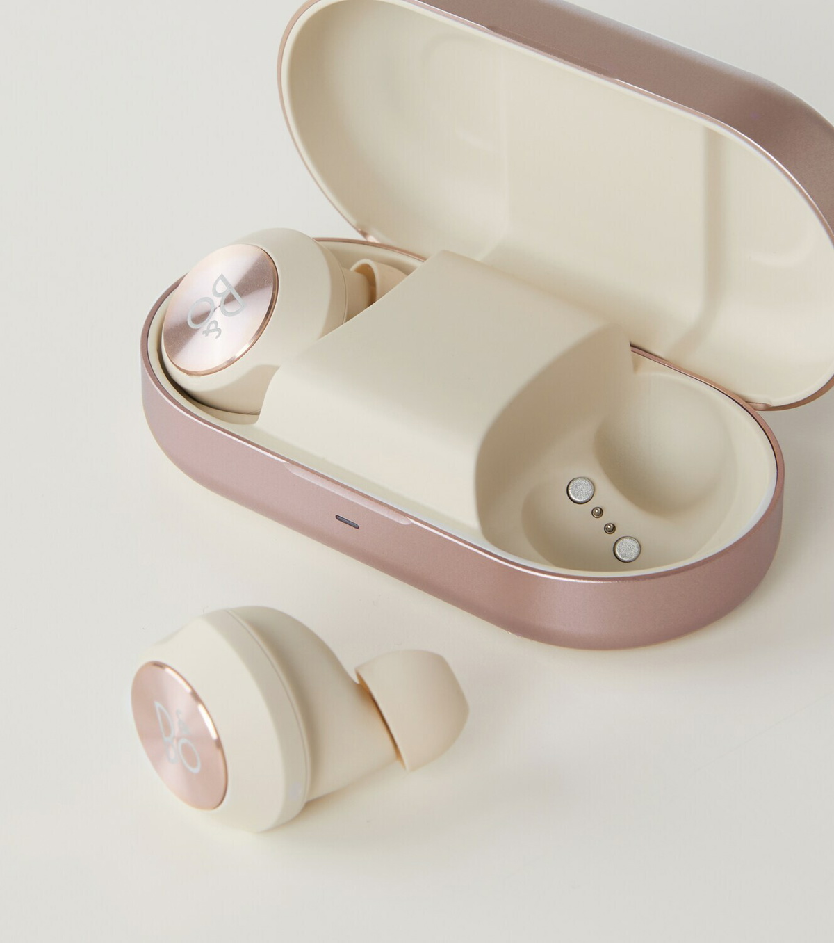 Bang & Olufsen - BeoPlay EQ earphones