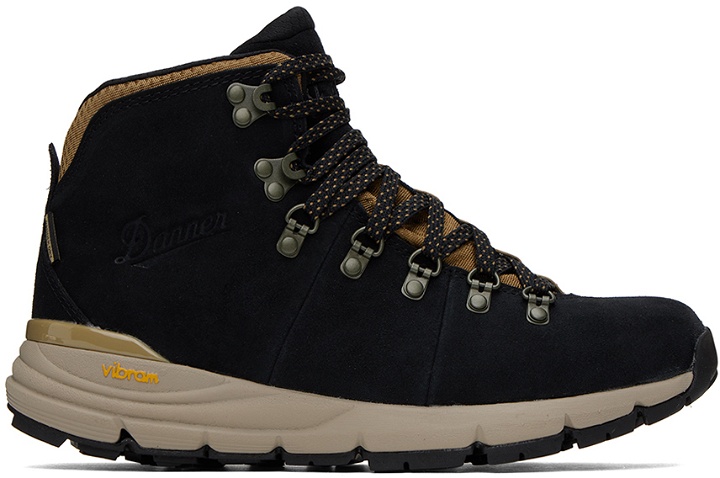 Photo: Danner Black Mountain 600 Boots