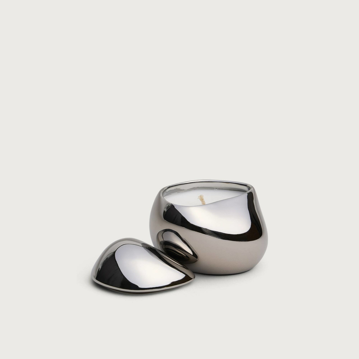 ferm LIVING Bellure Scented Candle in Silver