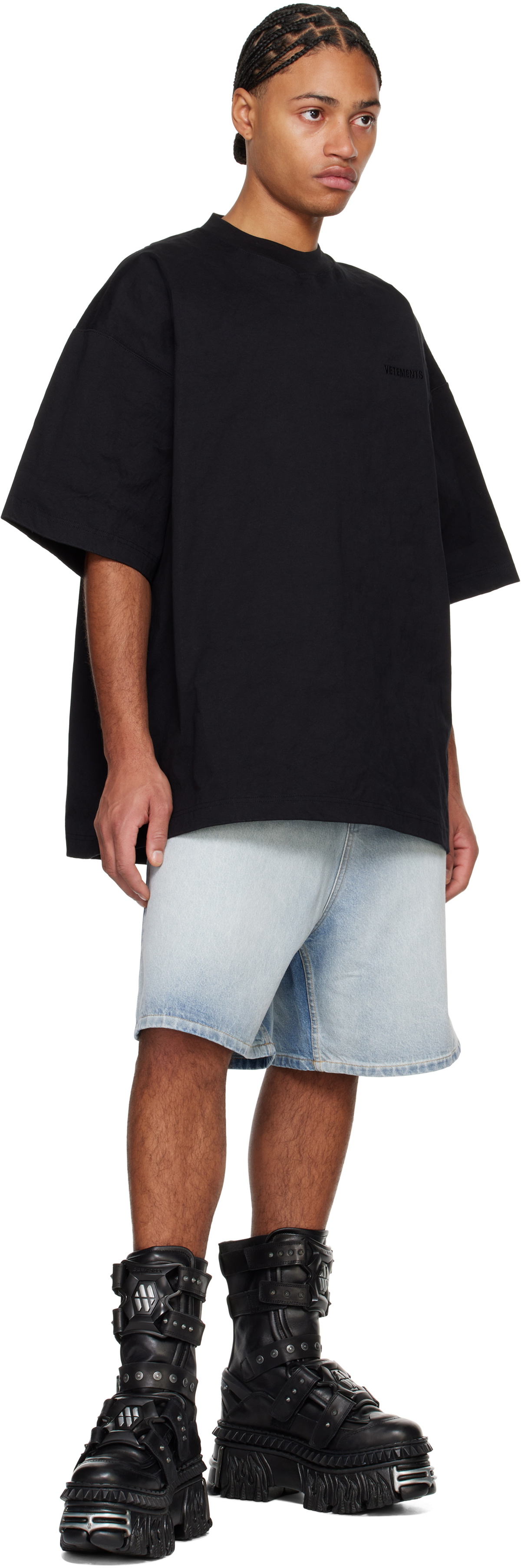 【VETEMENTS】ブラック lized Wrinkled ロゴ刺繍 Tシャツ Black Metalized Wrinkled Logo Embroidered T-shirt by