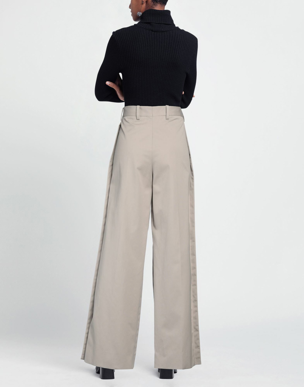 Armarium Womens Pants Light in Grey