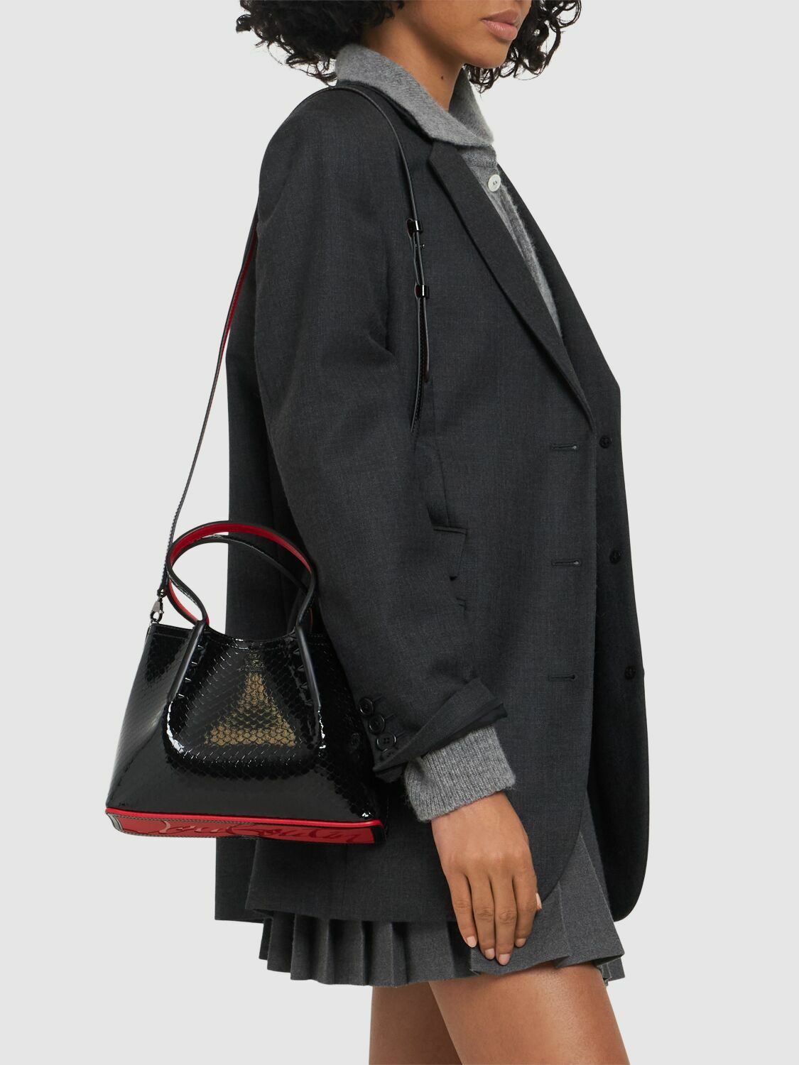 【国内即発】CHRISTIAN LOUBOUTIN Cabarock パテントレザー ミニ Cabarock Mini patent leather tote in pink - Christian