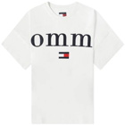 Tommy Jeans Men's Split Hem Graphic Logo T-Shirt in Ancient White
